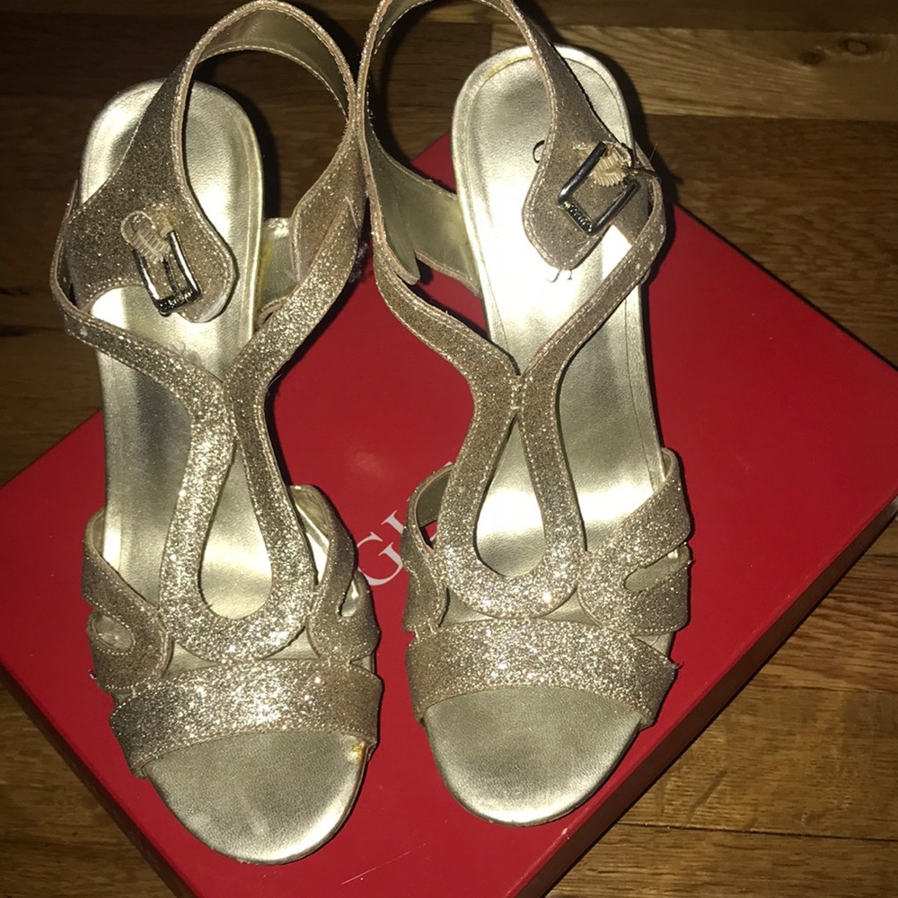 Guess wedges